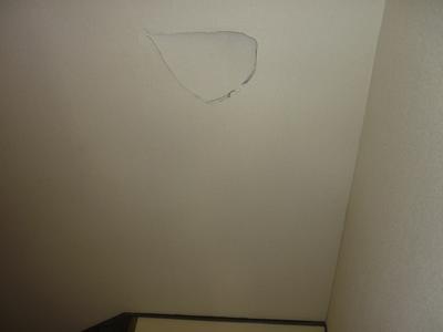 事件です!!!壁に・・・・